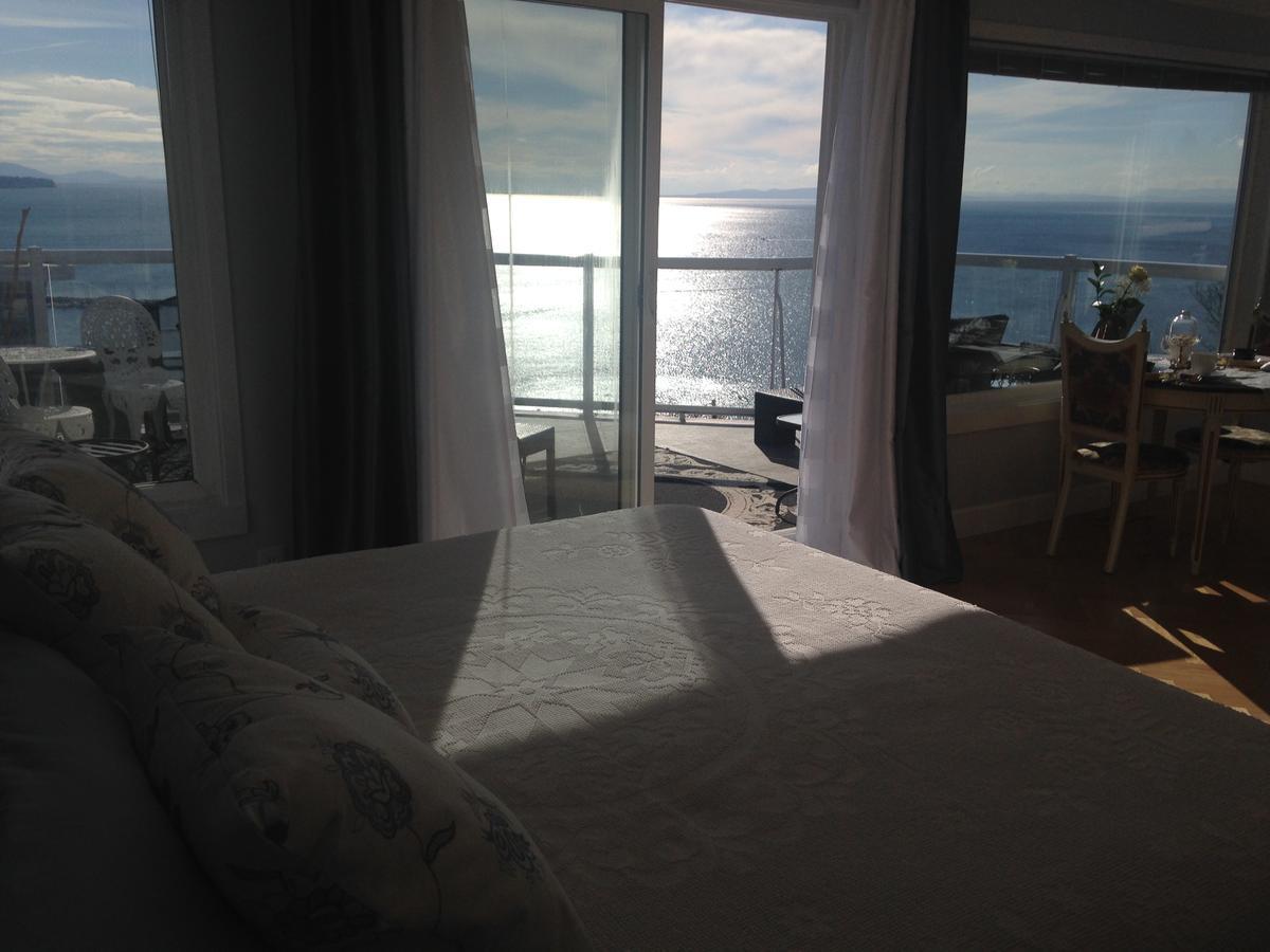 Donna'S Bed & Breakfast White Rock Bagian luar foto