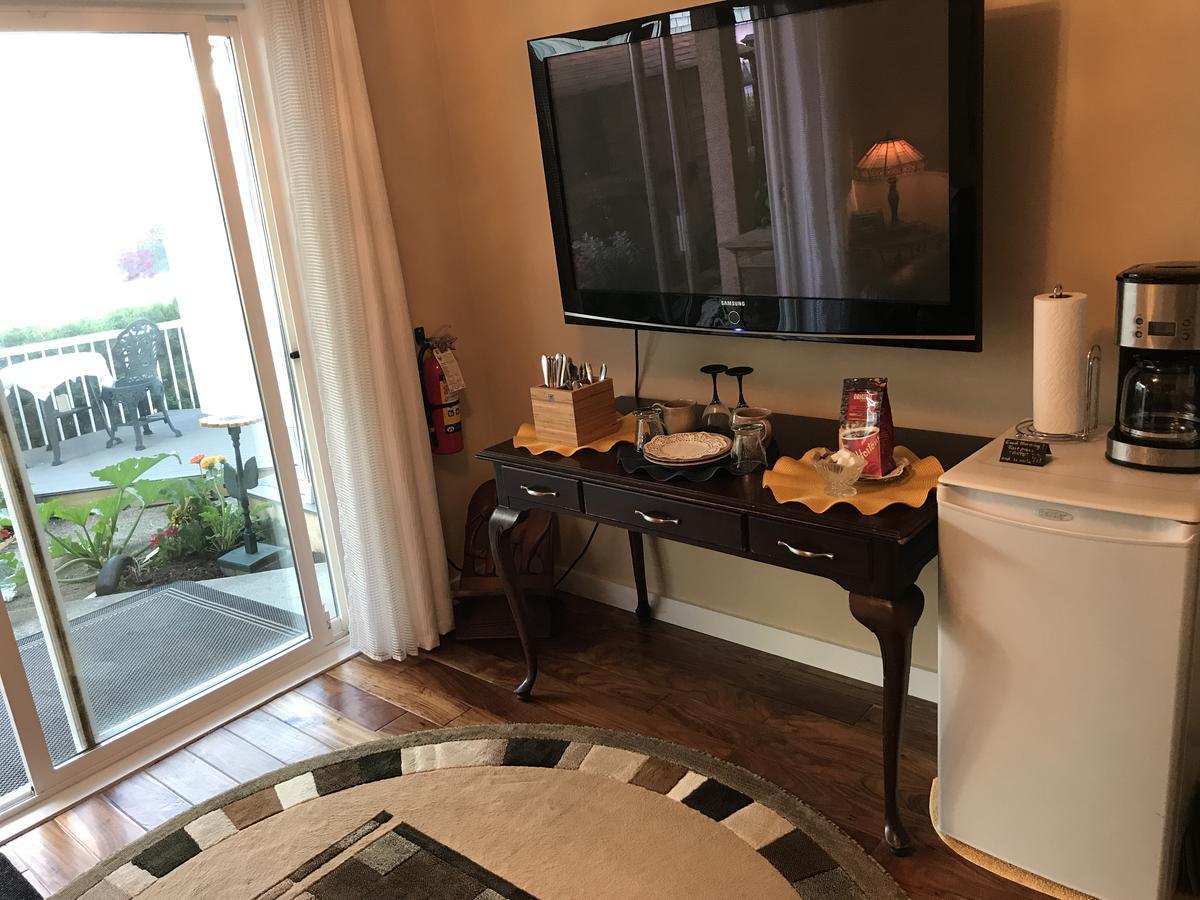 Donna'S Bed & Breakfast White Rock Bagian luar foto