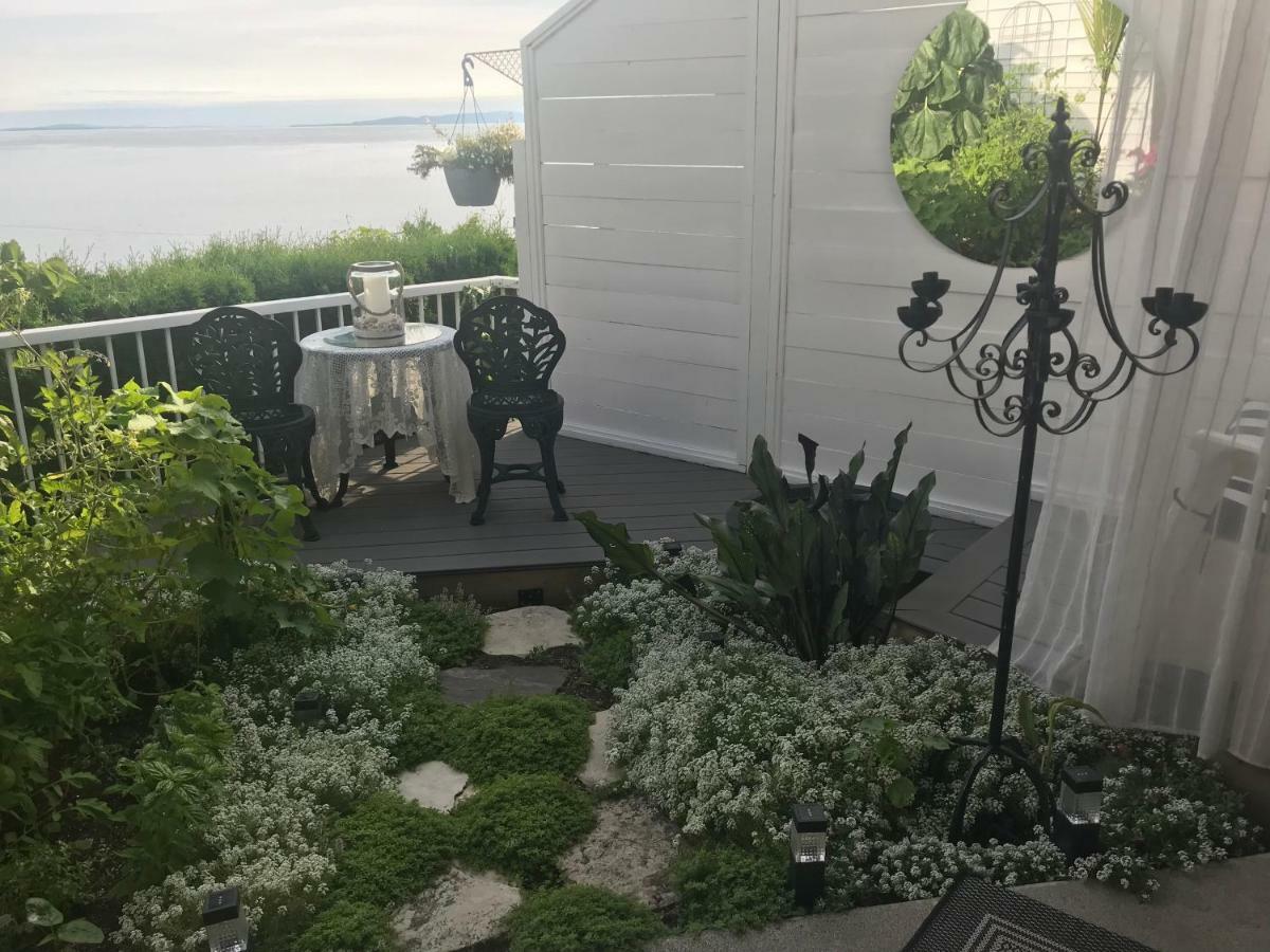 Donna'S Bed & Breakfast White Rock Bagian luar foto